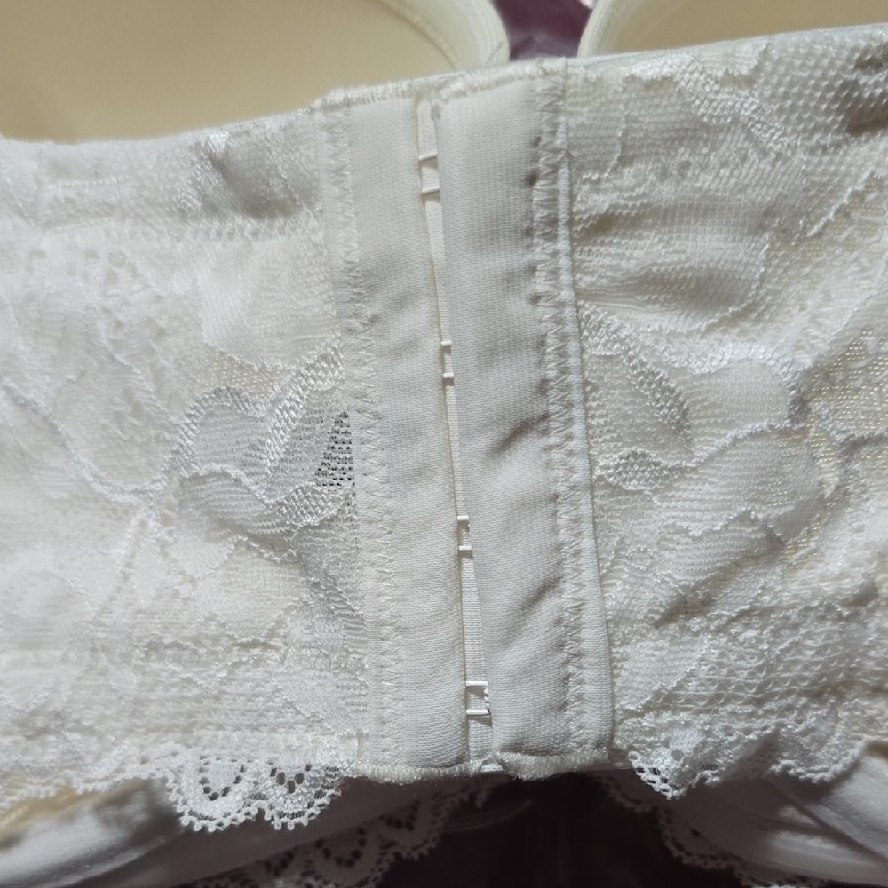 Torrid Cream T-Shirt Bra with Molded Cups - Picture 3 of 7